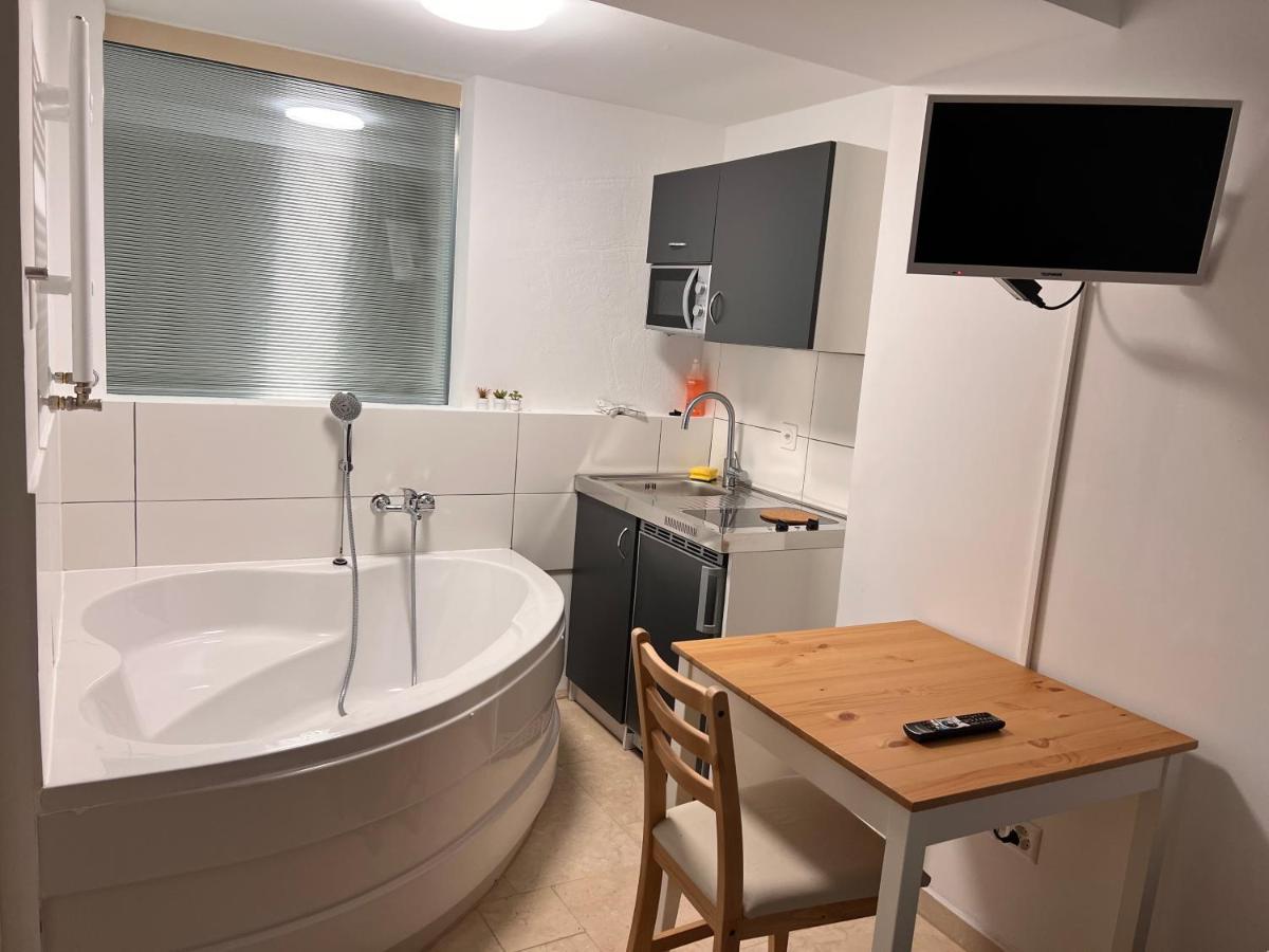 Aparthotel Roessli Self Check In 24-7 Free Parking Unterägeri Zewnętrze zdjęcie